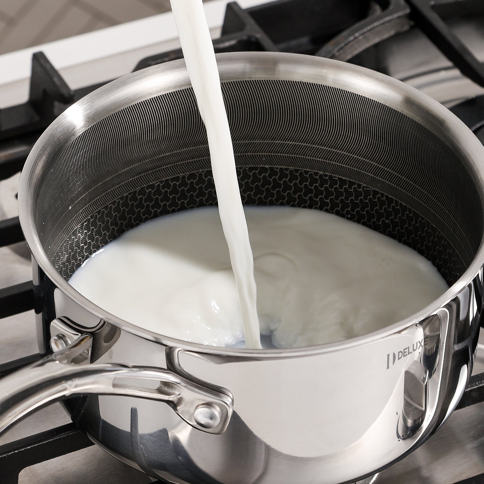 1.3 Qt Hybrid Ceramic Nonstick Stainless Steel Saucepan with Lid - Deluxe Cookware