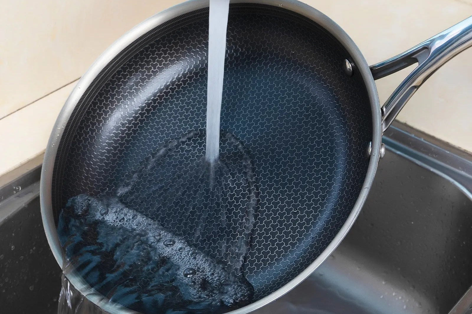 iDeluxeCookware proper use guide cleaning ceramic nonstick cookware after use