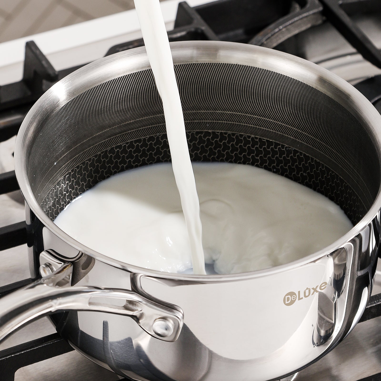 DELUXE Hybrid Ceramic Nonstick 3-Quart Saucepan - Deluxe Cookware
